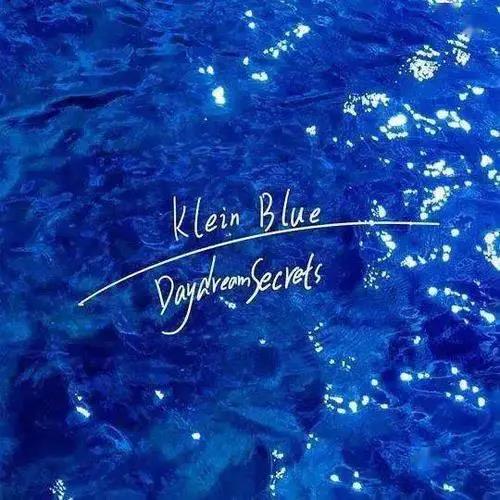 克莱因蓝丨打破冬日的沉寂，为平淡的生活添彩！